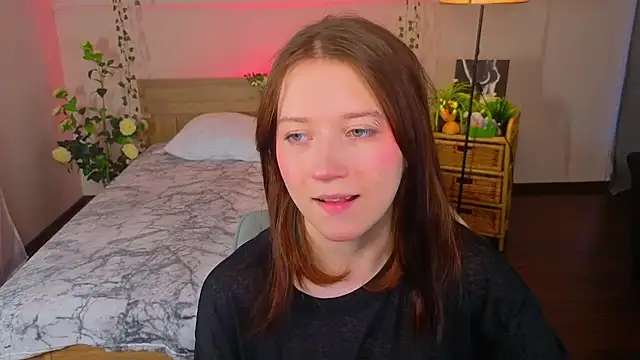 MmollyMay online show from March 28, 10:26 am