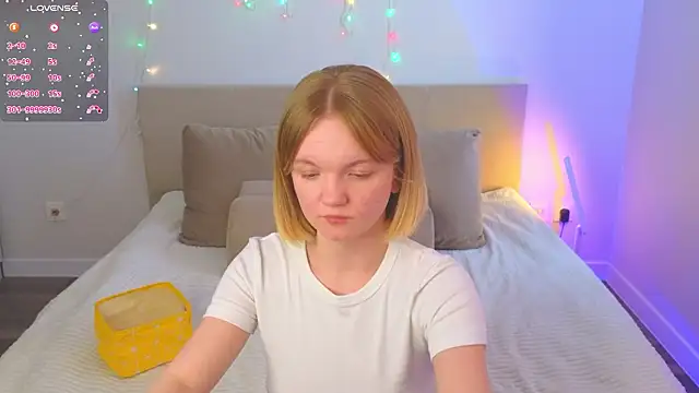 StellaBunny online show from March 21, 8:30 am