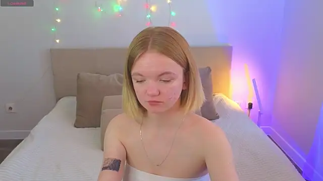 StellaBunny online show from March 24, 4:07 am