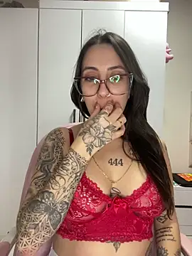 Lunaafeetx online show from February 20, 4:11 am