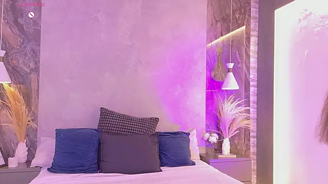 Hannah-Prada online show from March 6, 11:27 am