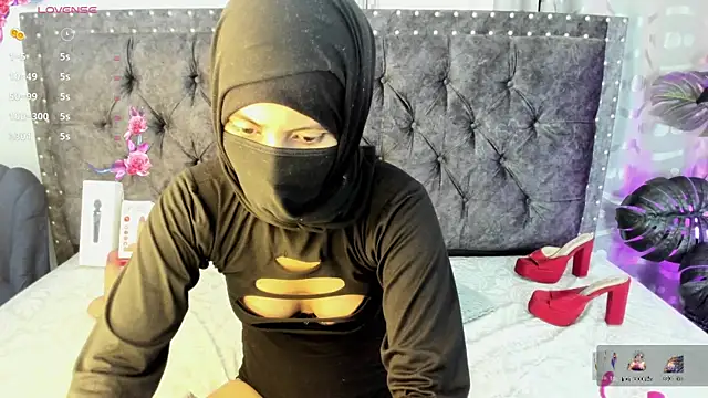 zahra zaid online show from April 6, 10:11 pm