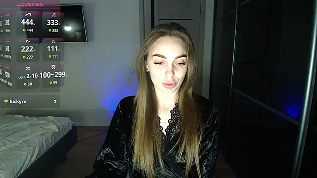  julia wonderful  online show from March 2, 4:14 pm