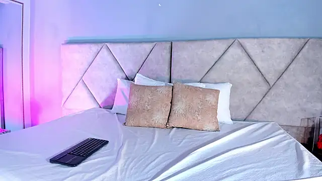 KaattyDoll online show from February 15, 1:10 pm