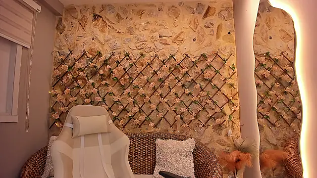 SinLickerr online show from February 17, 8:30 pm