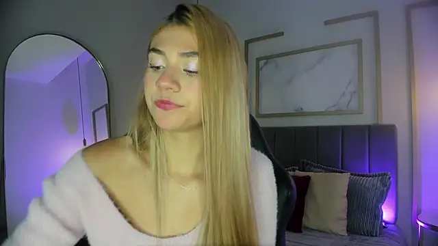 Chris Velvett online show from April 14, 8:42 pm