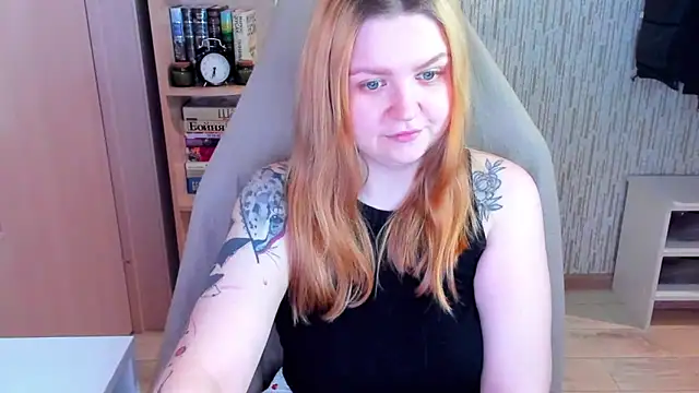 AnitaXVine online show from February 18, 6:29 pm