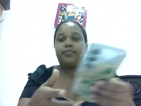 PerlaCurvasgrandes online show from February 17, 12:32 am