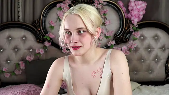 KirstinMcgeady online show from March 28, 11:32 am