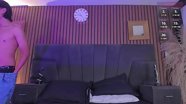 MarcoAndAllice online show from April 7, 6:26 am