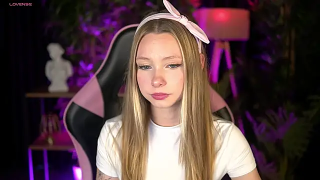 SweetDaisy me online show from March 11, 4:20 pm