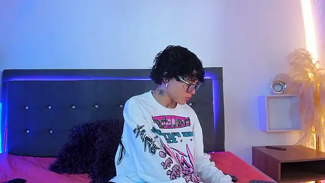 Ale cuzz online show from February 25, 3:32 pm