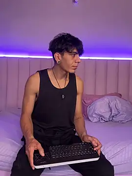 abrilandjulian online show from March 28, 12:04 pm