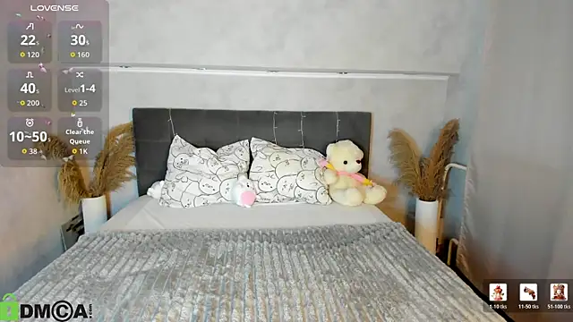 Emily Lews online show from March 30, 1:05 am