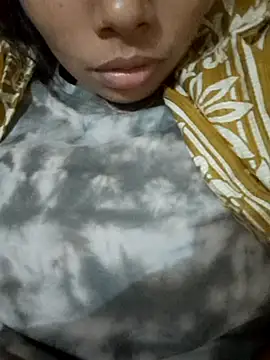 Horny Girl VIP online show from April 11, 5:46 am