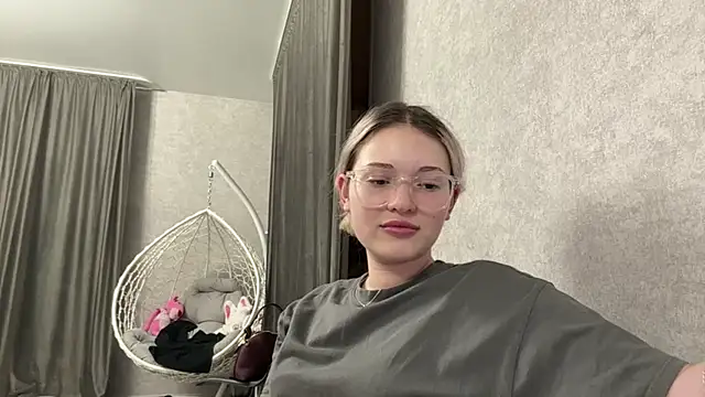 Linaceleste online show from February 24, 3:10 pm