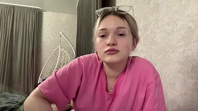 Linaceleste online show from February 23, 2:05 pm