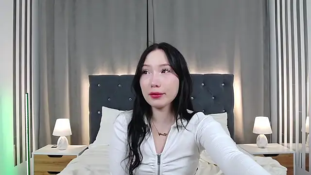 VikkyVonn online show from March 26, 12:07 pm