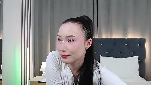 VikkyVonn online show from March 20, 12:21 pm