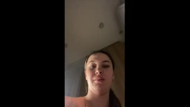 LunaCurlly online show from February 24, 3:32 pm