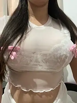 BabiCastelari online show from February 20, 1:34 pm