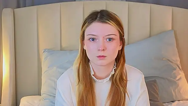 AlyssFrost online show from April 19, 2:55 am