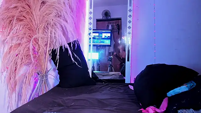 Ian Hunter online show from February 27, 1:33 pm