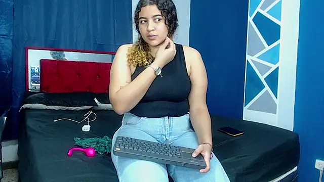 goodgirlxxl online show from March 13, 4:14 am