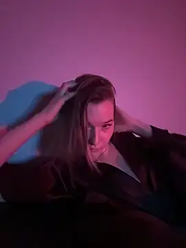 EmmaTurners online show from March 16, 6:45 pm