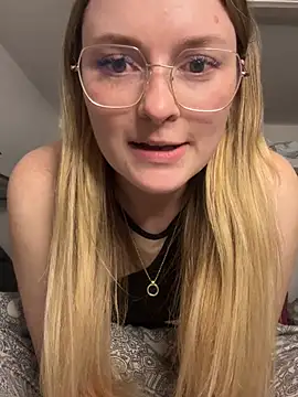 melanieTesss online show from March 15, 7:05 pm