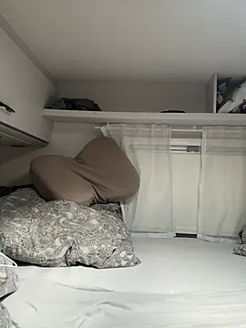 melanieTesss online show from March 4, 12:45 pm