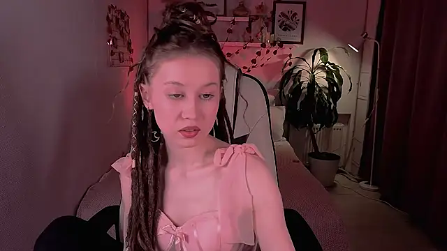 tsunamy pink online show from February 20, 2:40 pm