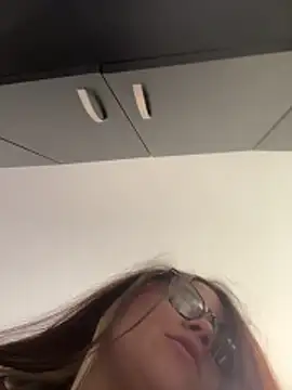 aleessiia online show from April 2, 2:14 pm