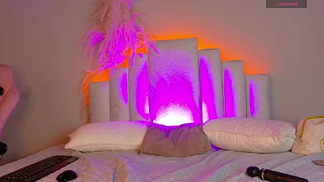 Sheinny brown1 online show from March 17, 7:51 pm