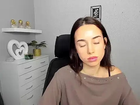 AdeleSolo online show from February 19, 1:32 pm