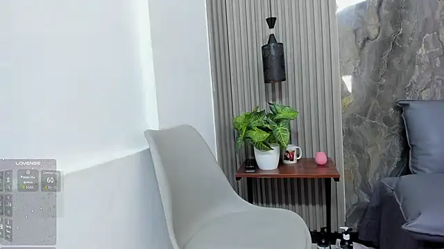 ScarletDollxxx online show from April 15, 11:55 am