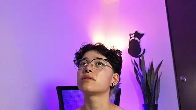 jeroharper  online show from May 15, 10:56 pm