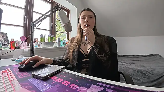 ToriAngell online show from February 18, 11:09 am