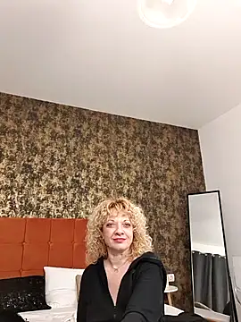 LaireeFelini online show from February 22, 7:37 pm