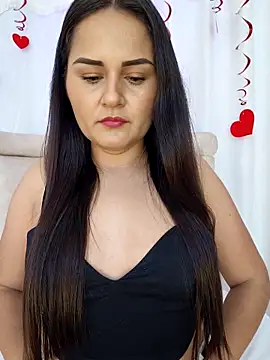 yissela92 online show from February 18, 7:02 pm