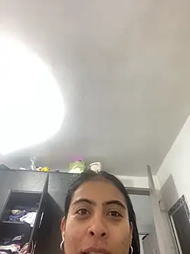 karla-hank online show from February 19, 11:54 am