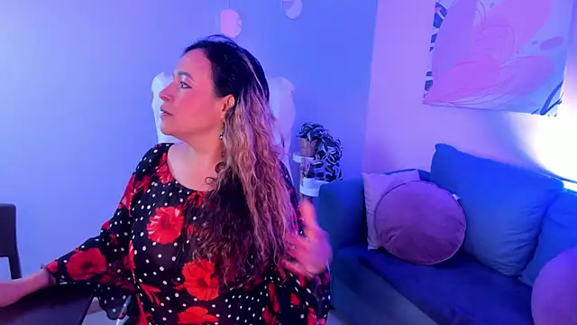 Ivonne 4 online show from April 14, 1:11 pm