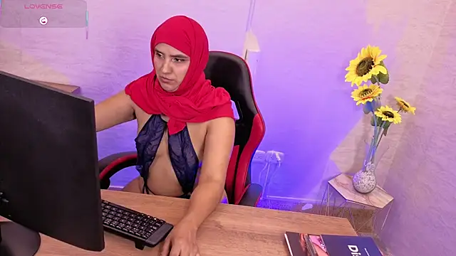 SalmaZahid online show from April 16, 2:06 pm