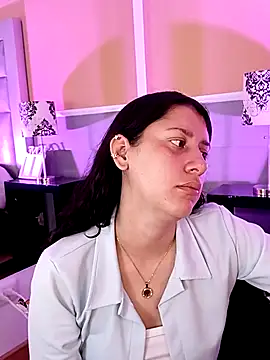 LunaDamasco online show from April 2, 6:05 pm