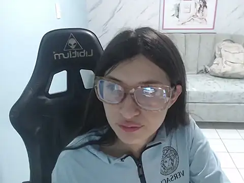 mila t  online show from March 3, 2:39 am