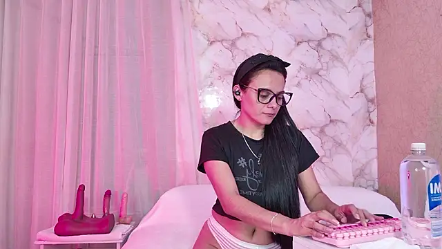 QueenSallyDesire online show from March 4, 4:08 am