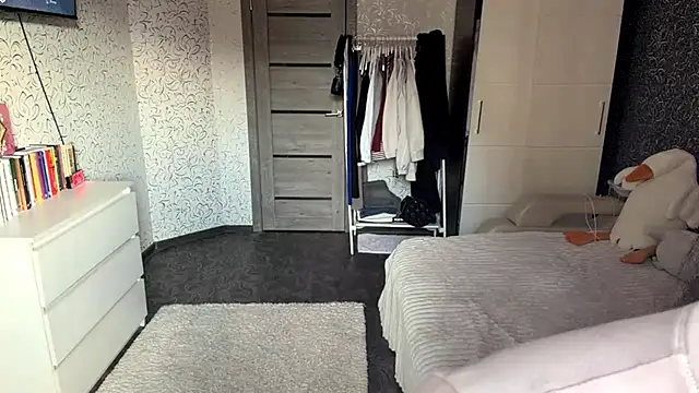 JoycelynUrion online show from April 16, 10:48 am