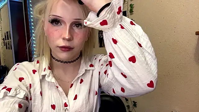 MysticKris online show from March 15, 6:32 pm