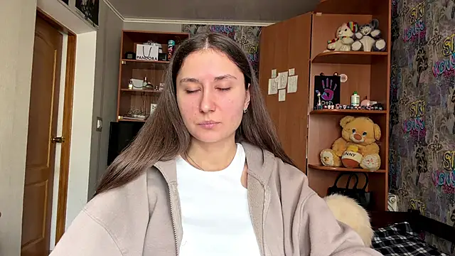 poly princess online show from March 30, 9:09 am