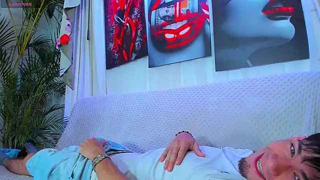 Play with belly online show from March 18, 3:06 pm